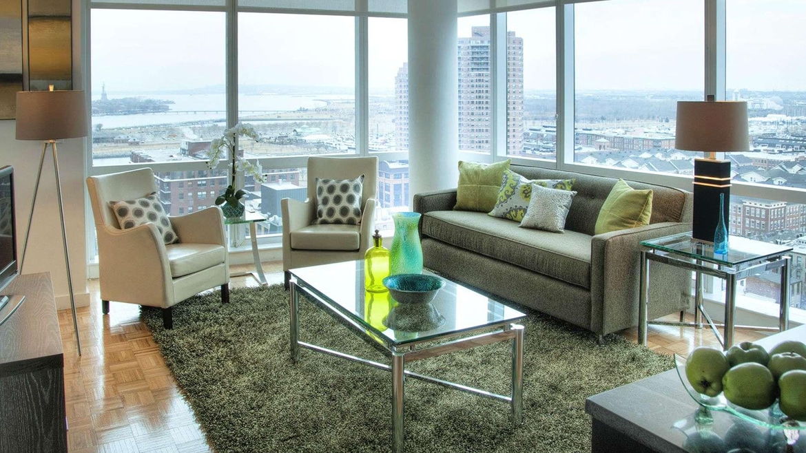 Downtown High-rise apartment furnished